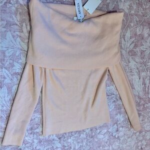 Aritzia Wilfred Nola Sweater – Soft Seashell Pink
Size: Small (S/P)
Retail: $98